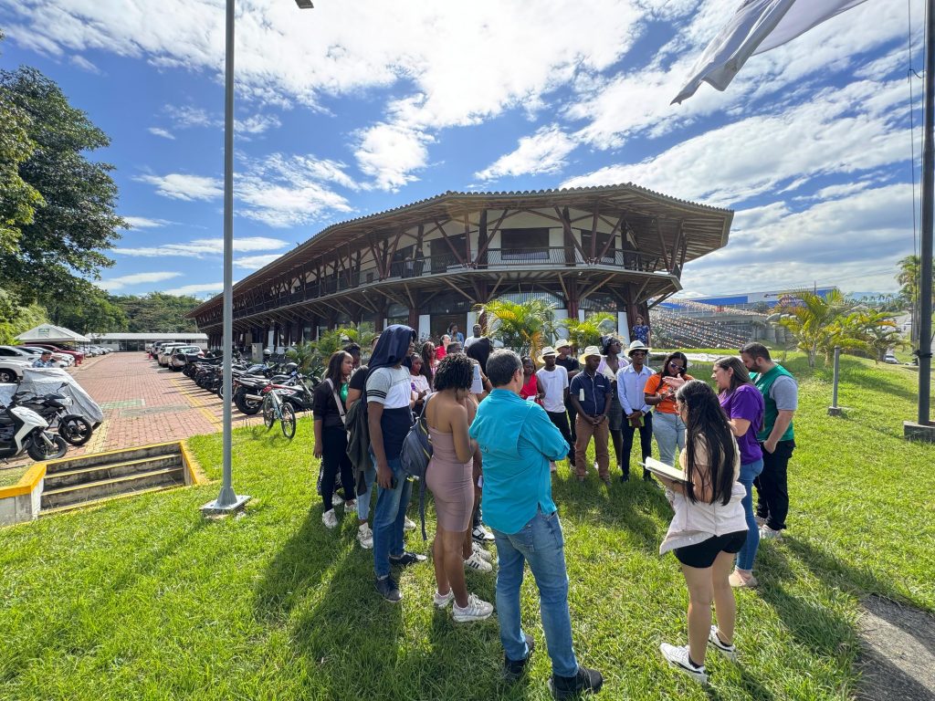 La CARDER bajo el mandato del proyecto “Arca de Noé” recibe estudiantes de la Universidad Tecnológica del Chocó