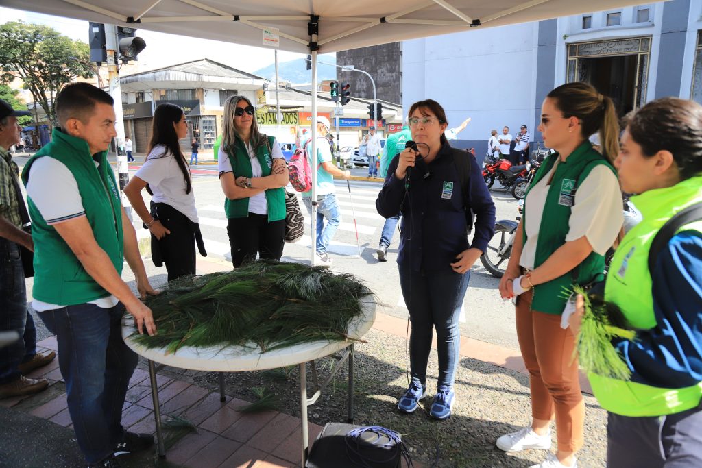 LA CARDER REALIZÓ JORNADA AMBIENTAL PARA FOMENTAR LA NO DISTRIBUCIÓN DE LA PALMA DE CERA